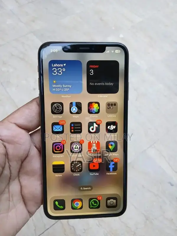 Premium Gold iPhone XS Max 64GB Smartphone