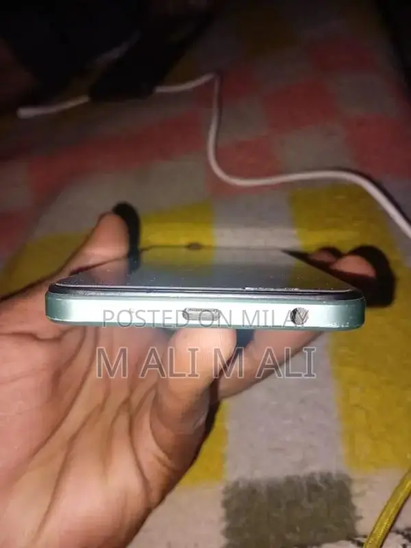 Vivo Y3 Budget Smartphone with Large Battery and Ample Storage