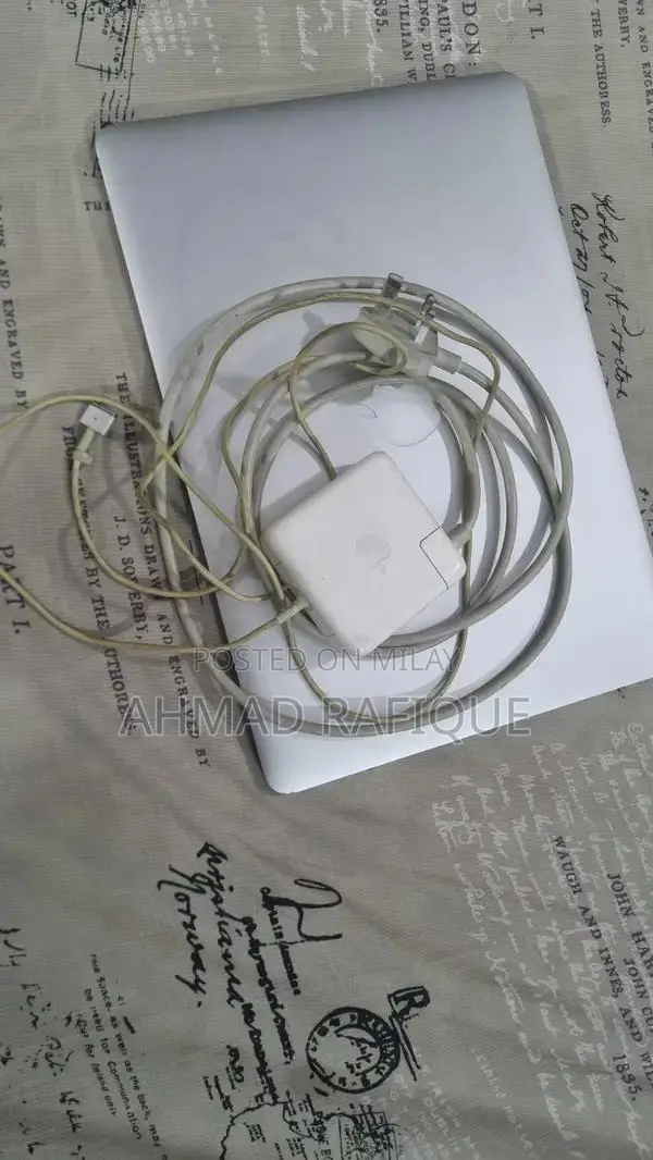 MacBook Pro Retina 15-inch Late 2013 Intel Core i7 Laptop