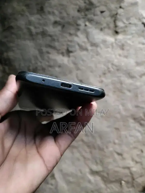 Mid-Range Smartphone with Dual SIM and Large Storage