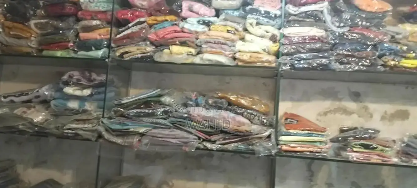 Kids Garment Rack Display Counter for Storage and Organization