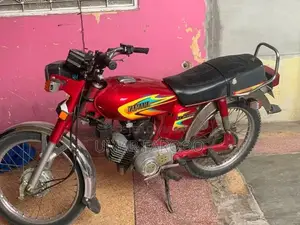 Yamaha 2-Stroke Marine Engine with Standard Performance