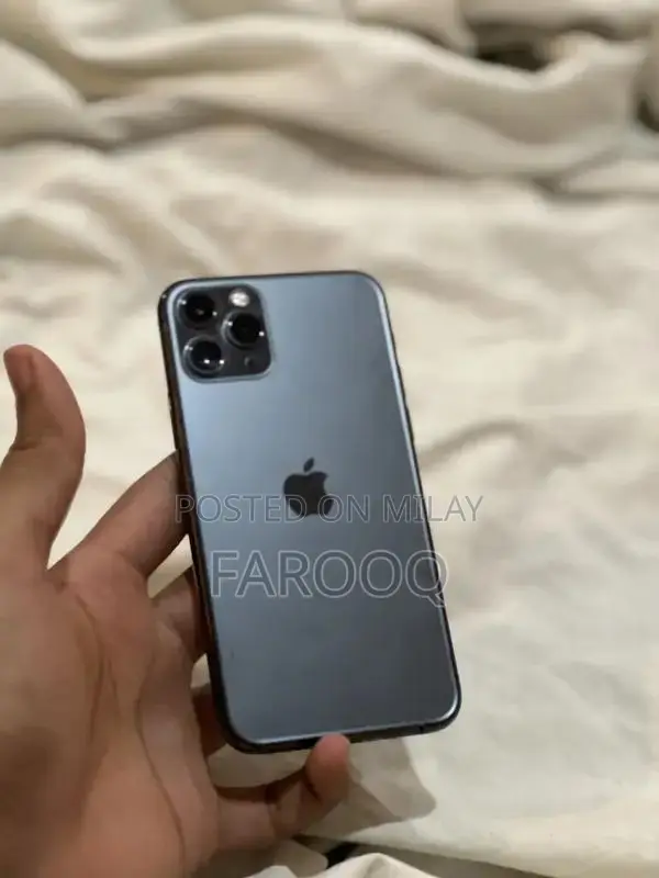 Apple iPhone 11 Pro Smartphone with Advanced Camera System