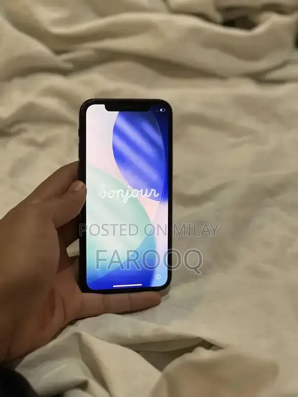 Apple iPhone 11 Pro Smartphone with Advanced Camera System