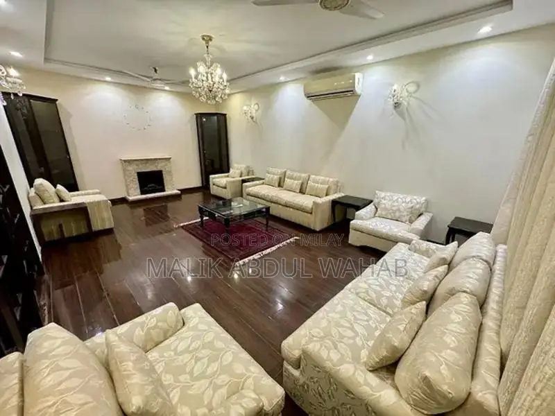 Fully Furnished 5-Bedroom House for Short-Term Rental