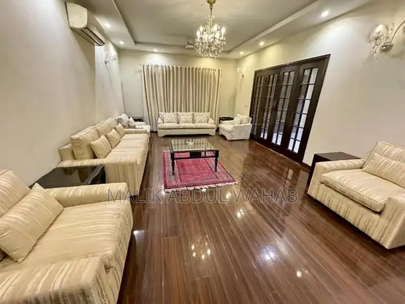 Fully Furnished 5-Bedroom House for Short-Term Rental