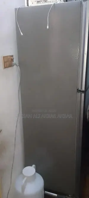 Photo - I Zooen Electric Humidifier - Compact 6-Month Used Aromatherapy Device