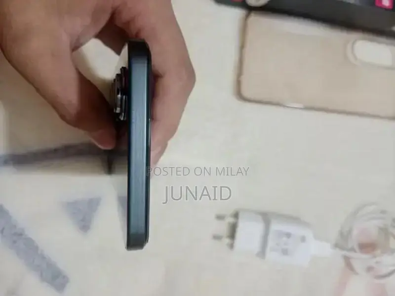 Durable Smartphone with Compact Design and Reliable Performance