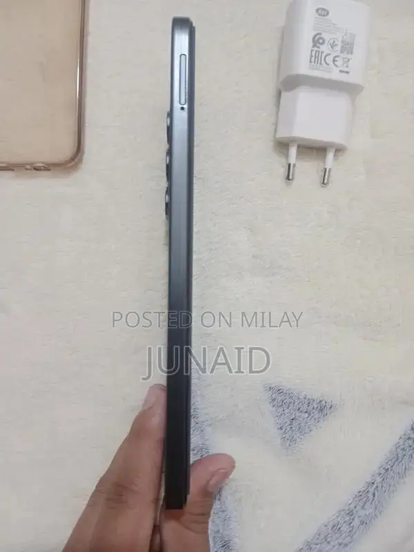 Durable Smartphone with Compact Design and Reliable Performance