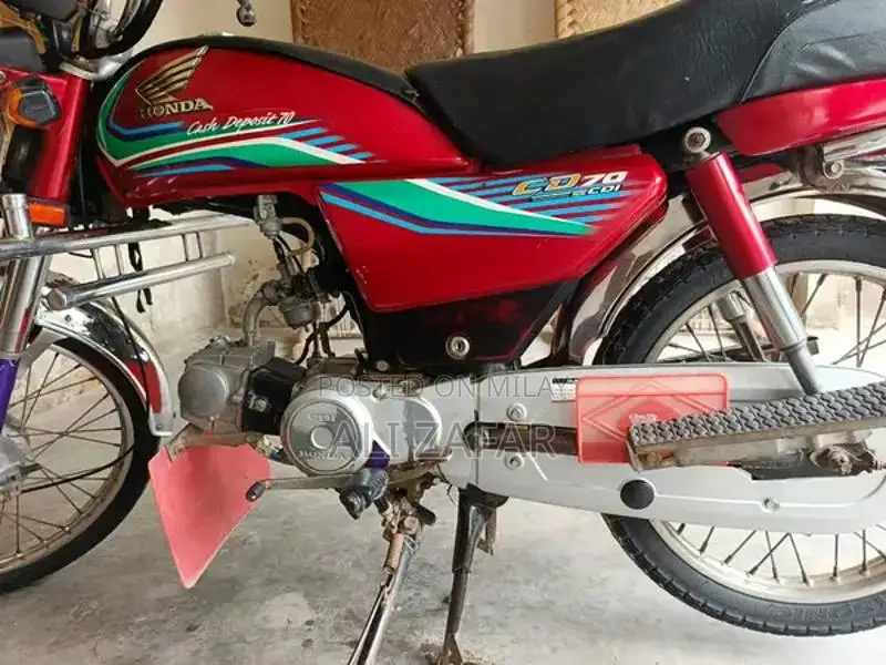 Honda CD70 Motorcycle - Well-Maintained 2017 Model