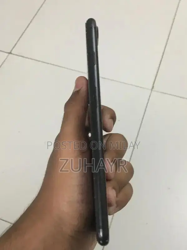 Apple iPhone 7 Plus 32GB Unlocked Smartphone