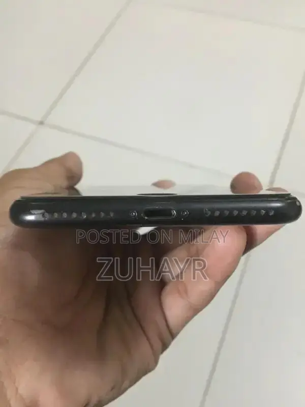 Apple iPhone 7 Plus 32GB Unlocked Smartphone