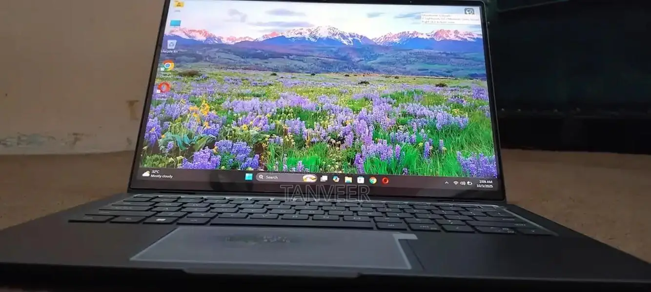 Dell Latitude 9330 2-in-1 Touchscreen Laptop