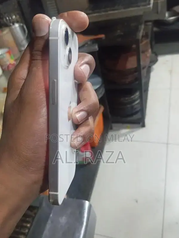 Factory Unlocked iPhone 13 - 128GB White