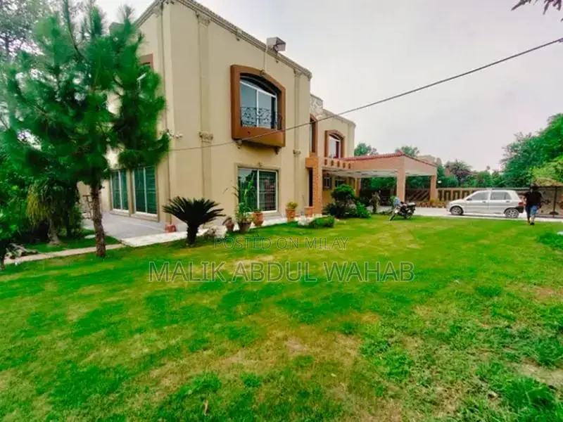 Spacious 7-Bedroom Fully Furnished Double Storey House for Rent