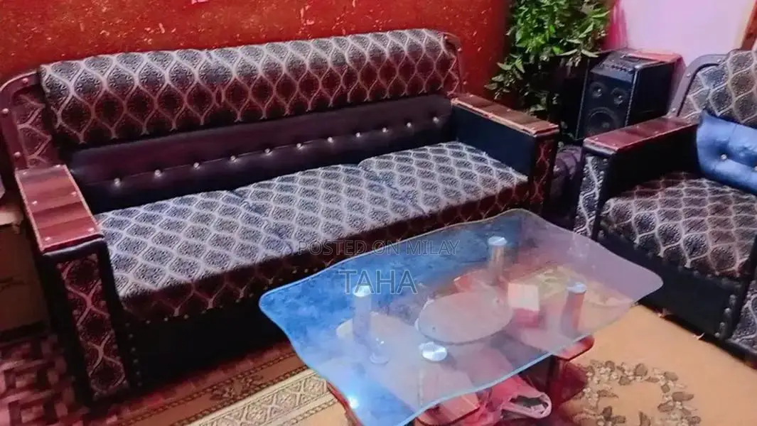 Comfortable 5-Seater Sofa with Dining Table Set