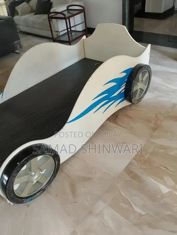 Kids Race Car Bed - Stylish Bedroom Furniture for Young Racers