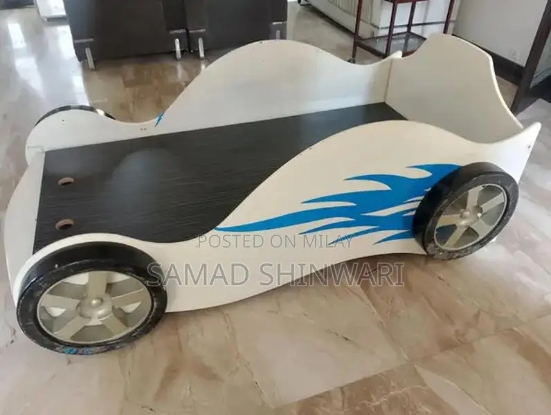 Kids Race Car Bed - Stylish Bedroom Furniture for Young Racers