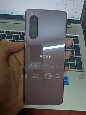 Smartphone with Display Issue, Android 12, 128GB Storage