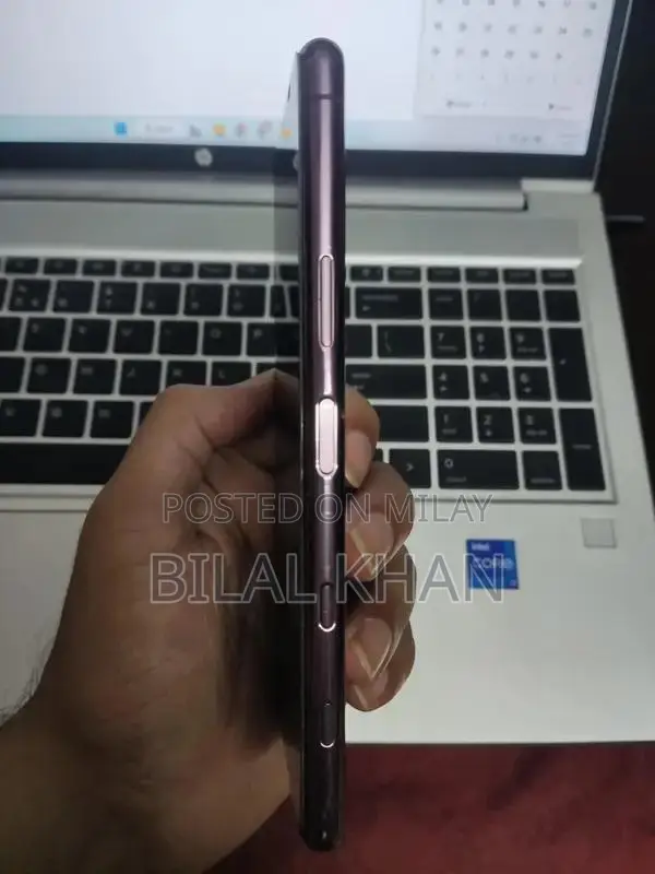 Smartphone with Display Issue, Android 12, 128GB Storage