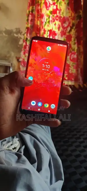 Photo - Mid-Range Smartphone with Versatile Camera and Gaming Capabilities