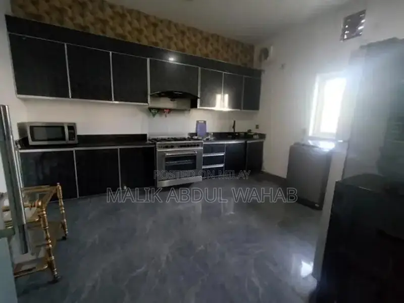 Fully Furnished 5-Bedroom House for Short-Term Rental
