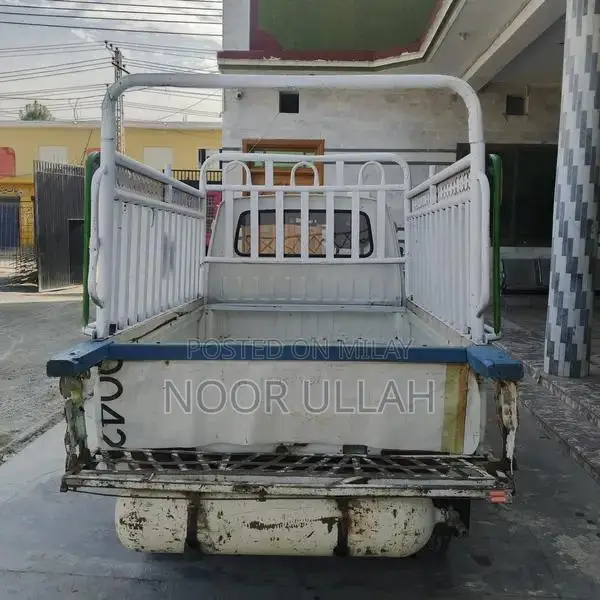 Suzuki Bolan 2013 Compact Family Car - CNG and Petrol Option