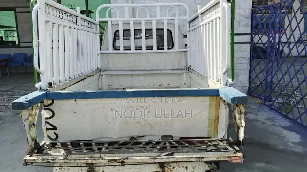 Suzuki Bolan 2013 Compact Family Car - CNG and Petrol Option