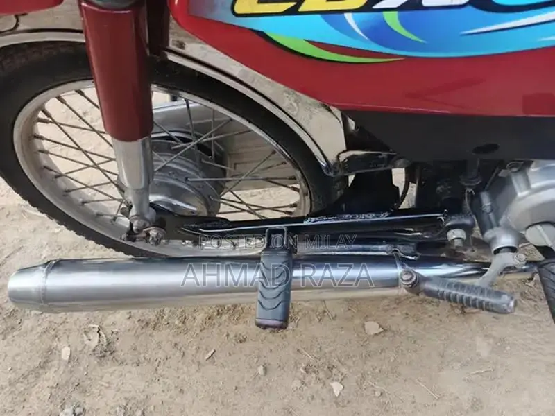 Honda CD-70 Motorcycle - 2023-24 Red Edition