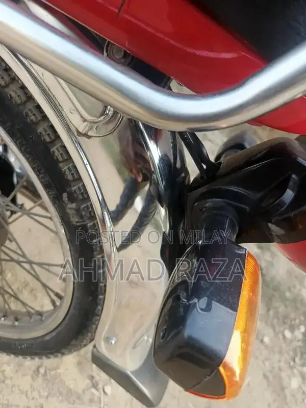 Honda CD-70 Motorcycle - 2023-24 Red Edition