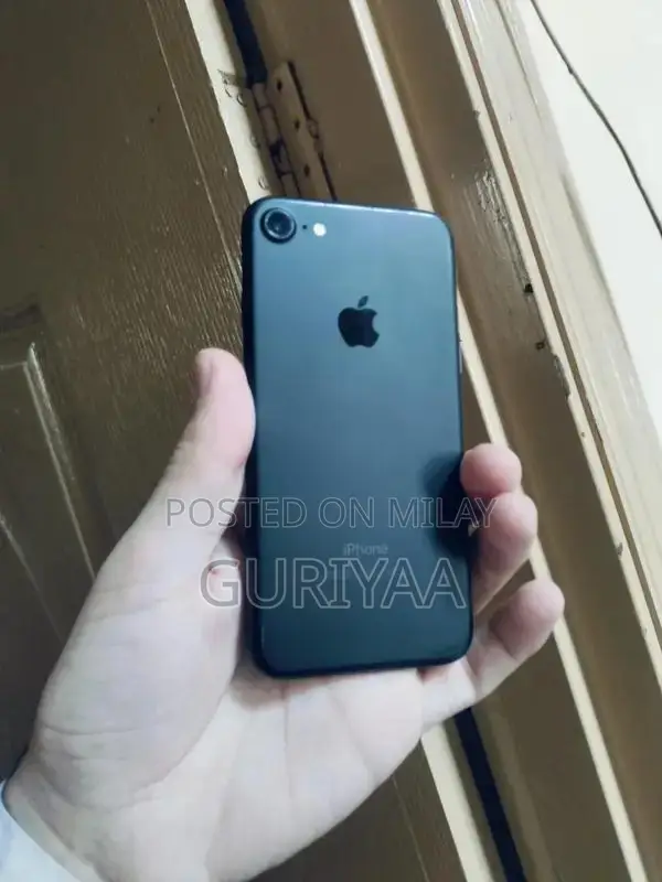 Pre-Owned iPhone 7 Black Smartphone