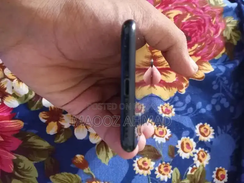 Used iPhone 7 32GB Black with Minor Wear