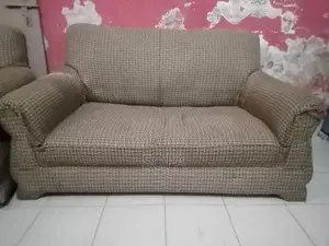 Comfortable Single Seat Sofa - Versatile Living Room Furniture
