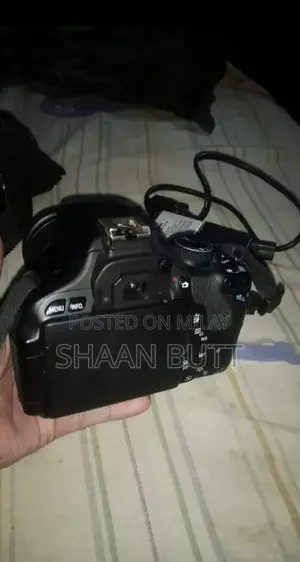 Canon EOS 600D DSLR Camera with 18-55mm Lens Kit