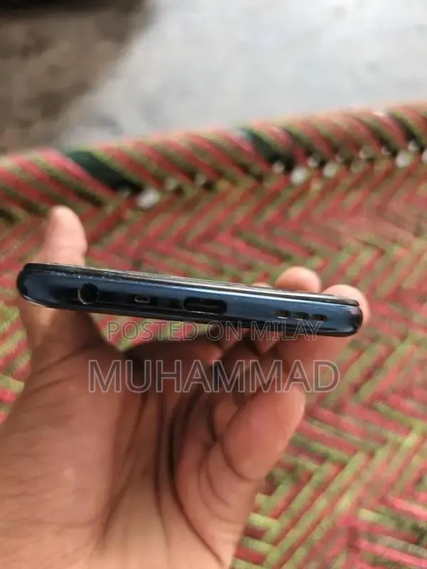 5G Smartphone with Touchscreen Issue Single SIM