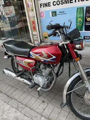 Photo - Honda CG125 Classic Motorcycle Single Cylinder Commuter Bike