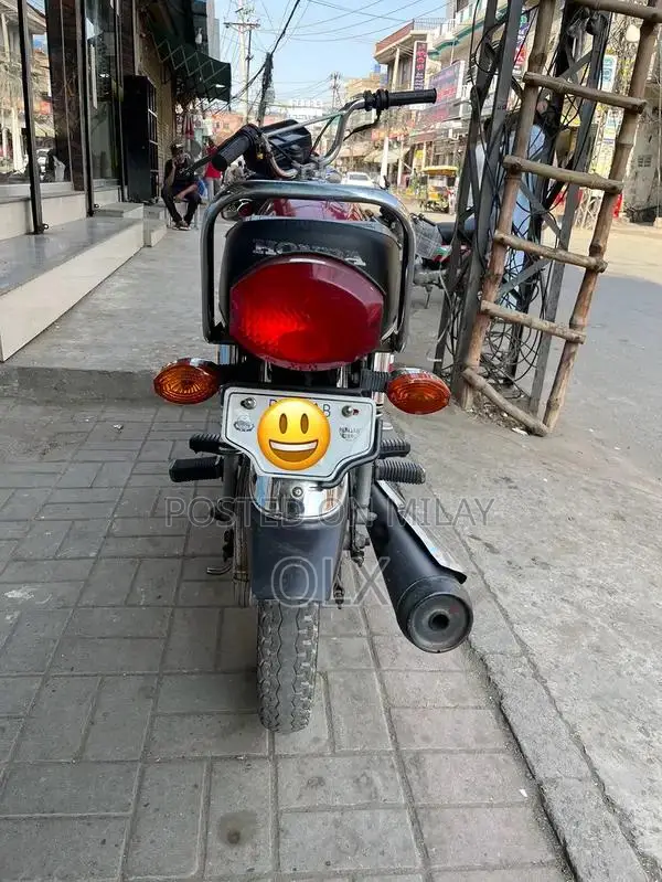 Honda CG125 Classic Motorcycle Single Cylinder Commuter Bike