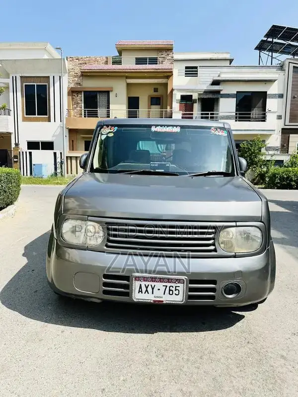 Nissan Cube Compact Hatchback - Imported Japanese Midsize Vehicle