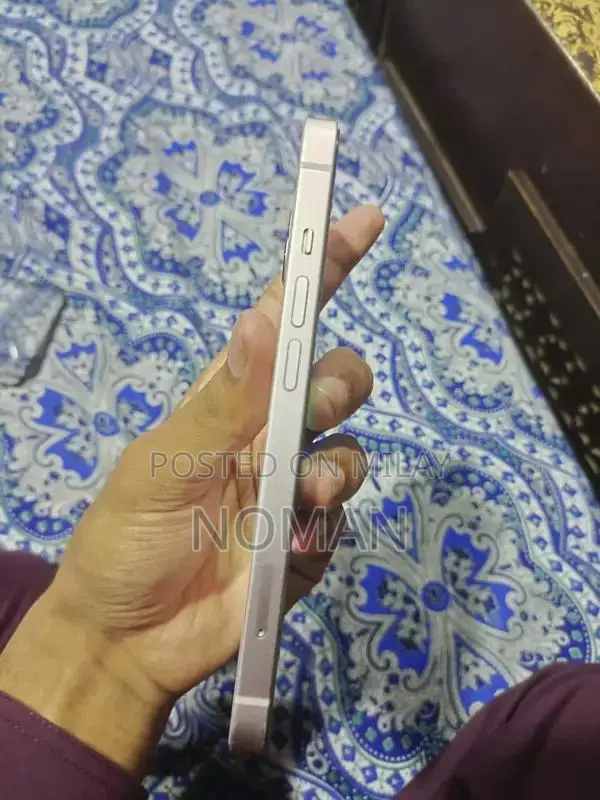 Factory Unlocked iPhone 13 128GB - Fully Functional