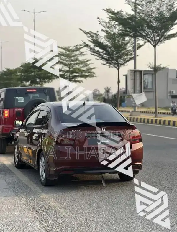 Universal ABS Plastic Car Ducktail Spoiler - Black with Pearl Finish