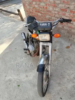 Classic Vehicle 16 Model - Performance Sedan