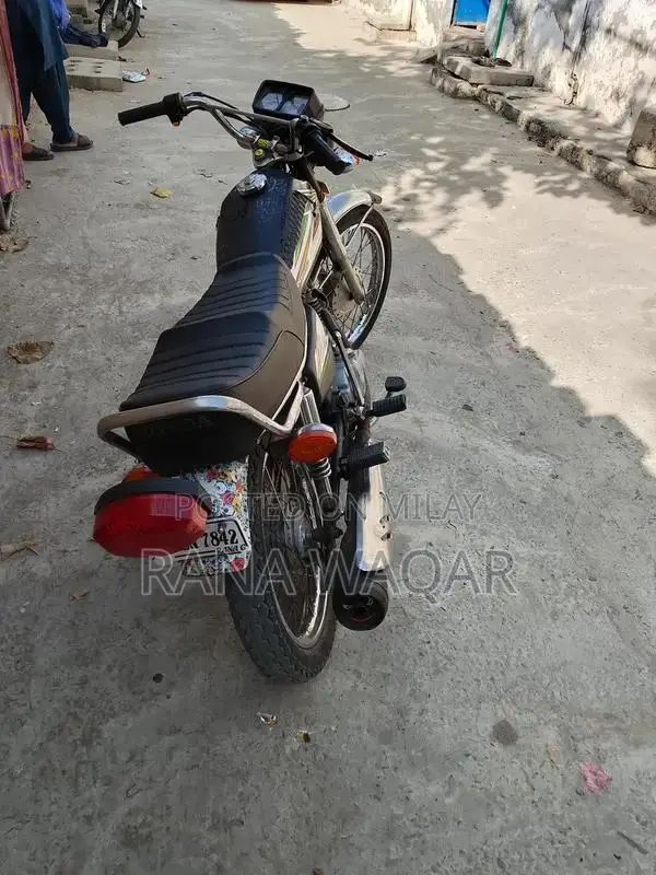 Classic Vehicle 16 Model - Performance Sedan