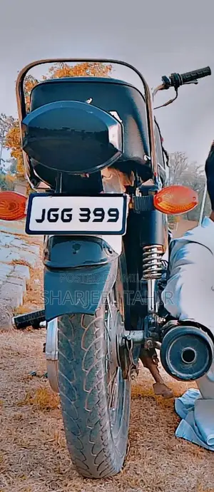 Honda CG125 Motorcycle - Classic Single Cylinder Bike