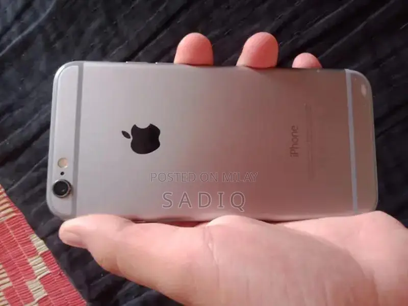 Apple iPhone 6 Smartphone with 64GB Storage