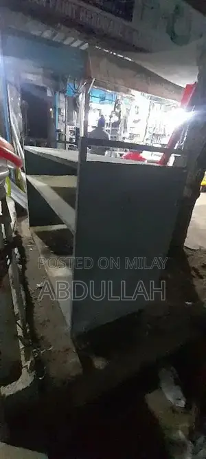 Heavy Industrial Iron Counter for Commercial Spaces