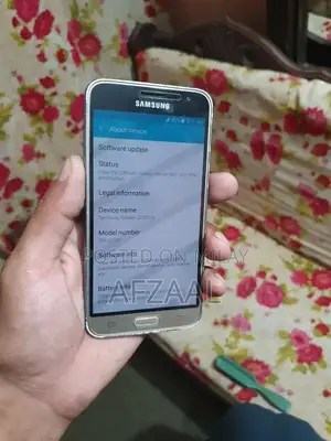 Compact Dual SIM Smartphone with Long Battery Performance