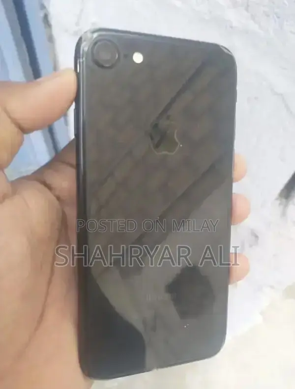 Factory Unlocked 128GB iPhone 7 with Original Panel