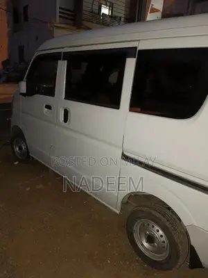 Suzuki Every 2020 Minivan - White Compact Van with Modern Features