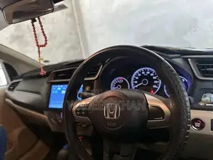 Photo - Honda BR-V 2025 Compact SUV Low Mileage Nearly New