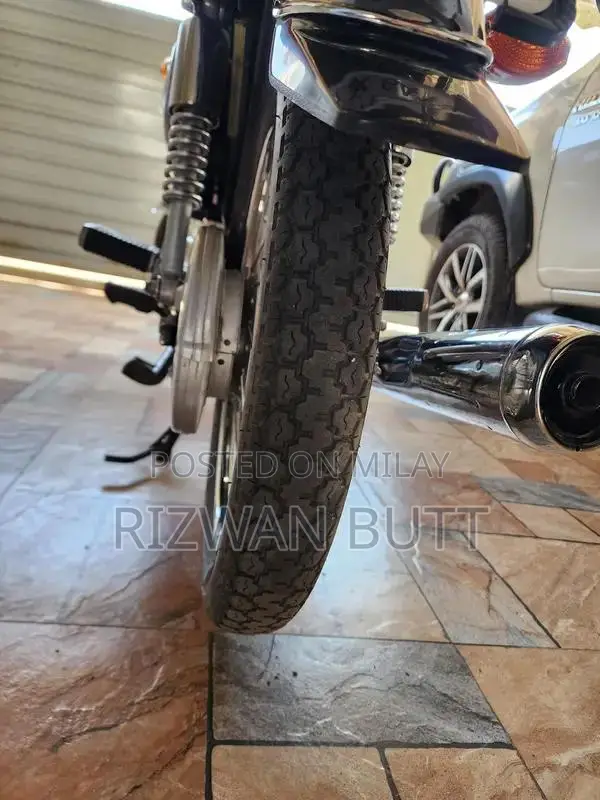 Honda 125cc Motorcycle - 2025 Model Black, Low Mileage